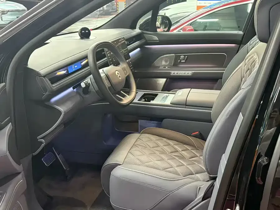 NIO ES8