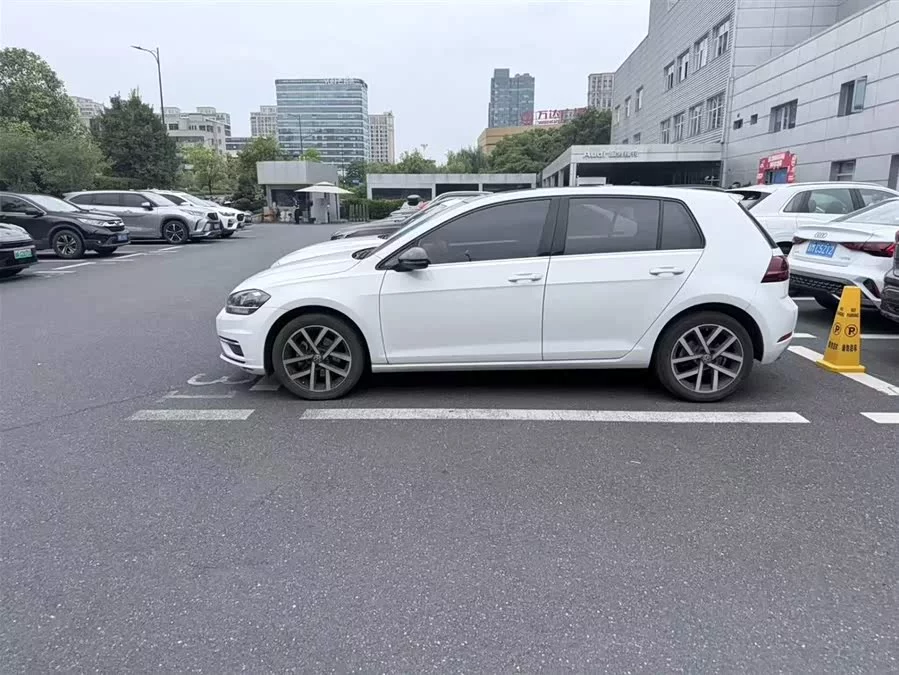 Volkswagen golf