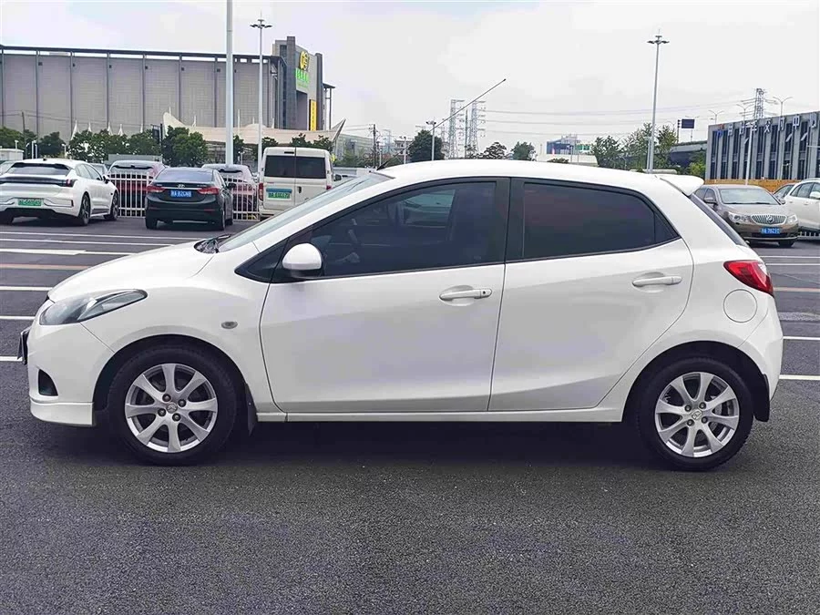 Mazda 2