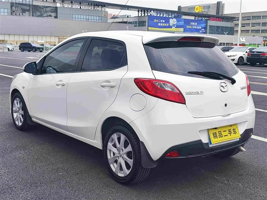 Mazda 2