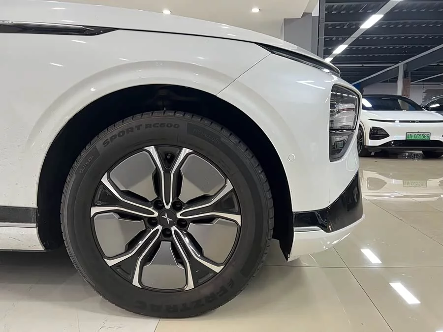 Xpeng G9