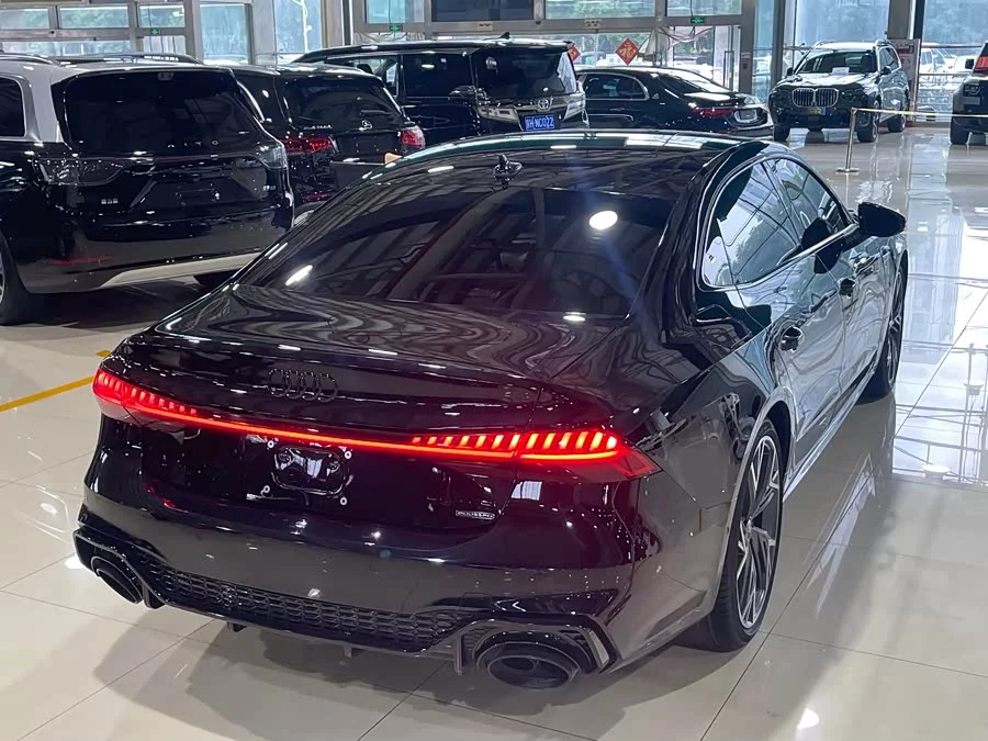 Audi A7L
