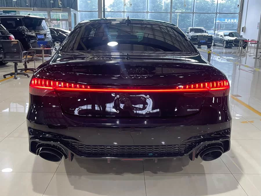 Audi A7L