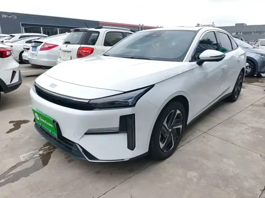 Geely Galaxy L6