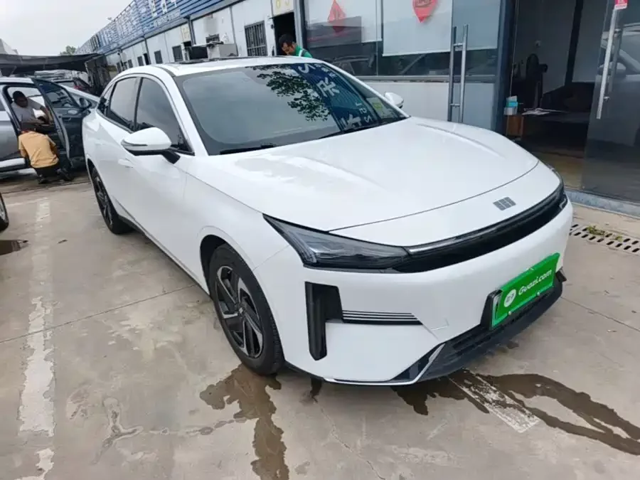 Geely Galaxy L6
