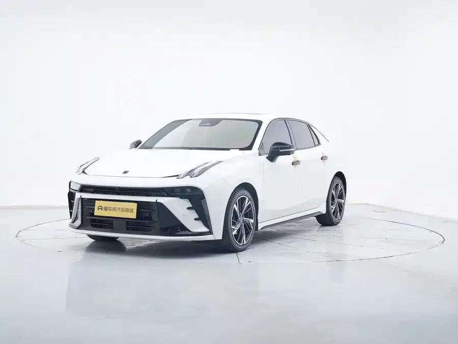 Lynk & Co 03