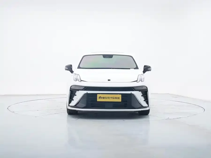 Lynk & Co 03