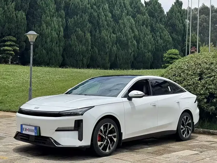 Geely Galaxy L6
