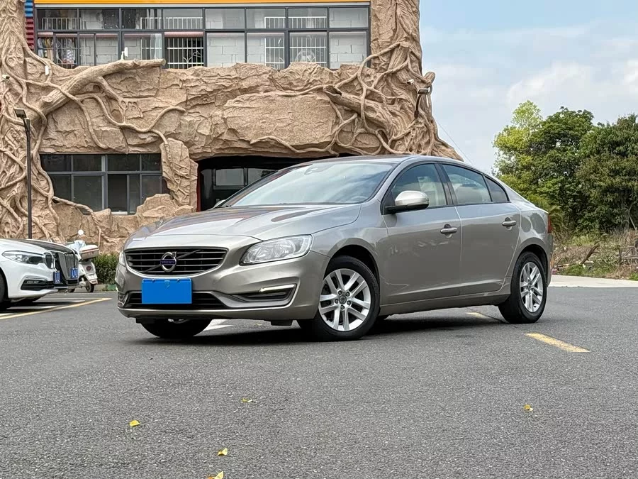 Volvo S60