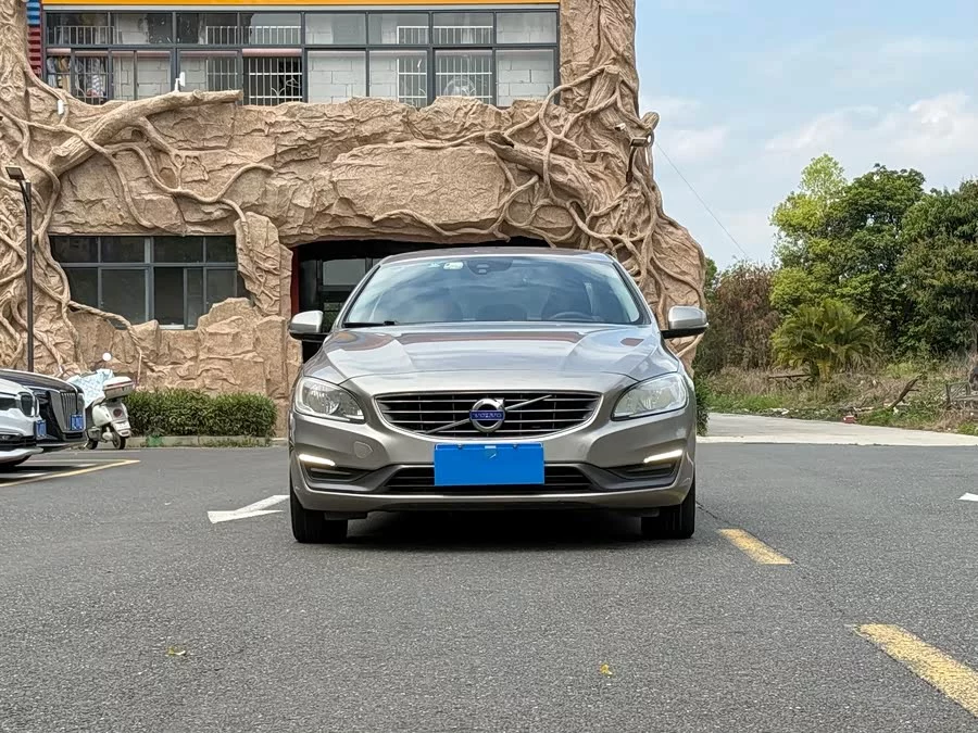 Volvo S60