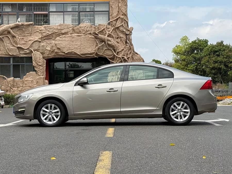 Volvo S60