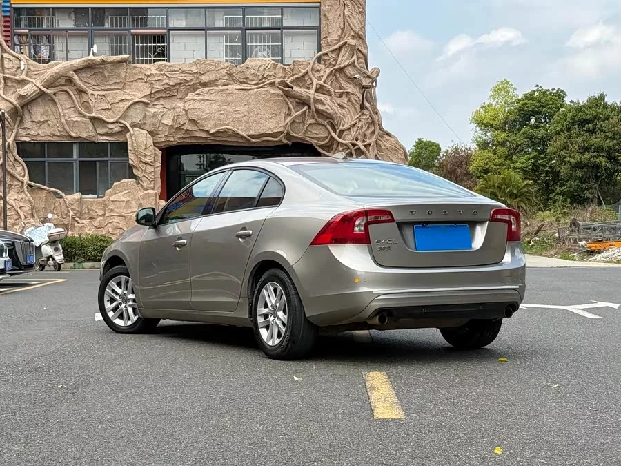 Volvo S60