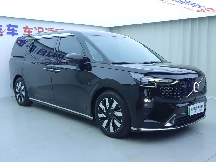 Volvo EM90