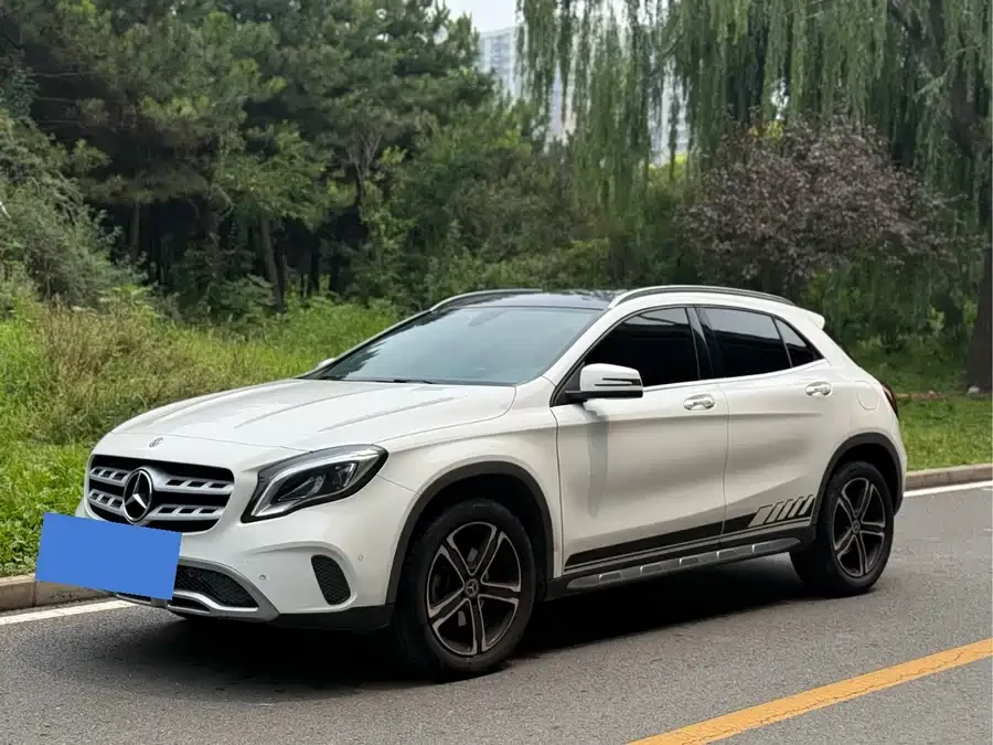 Mercedes Benz GLA