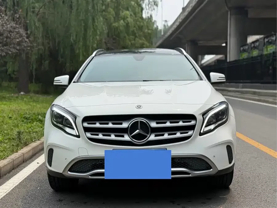 Mercedes Benz GLA