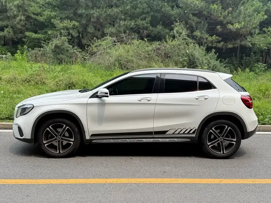 Mercedes Benz GLA
