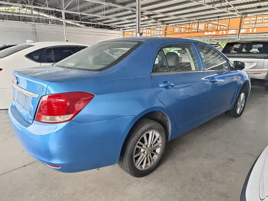 BYD e5