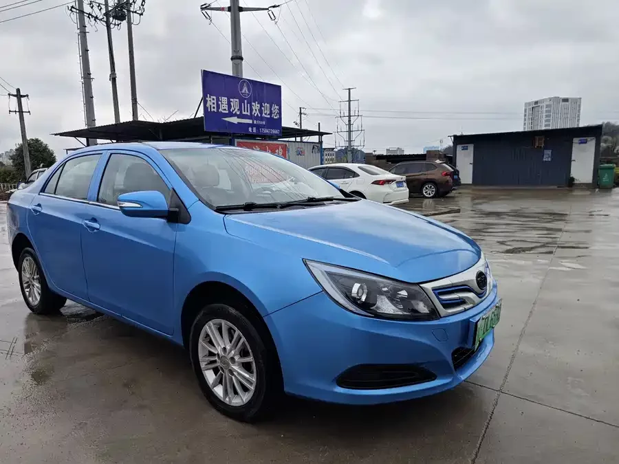 BYD e5