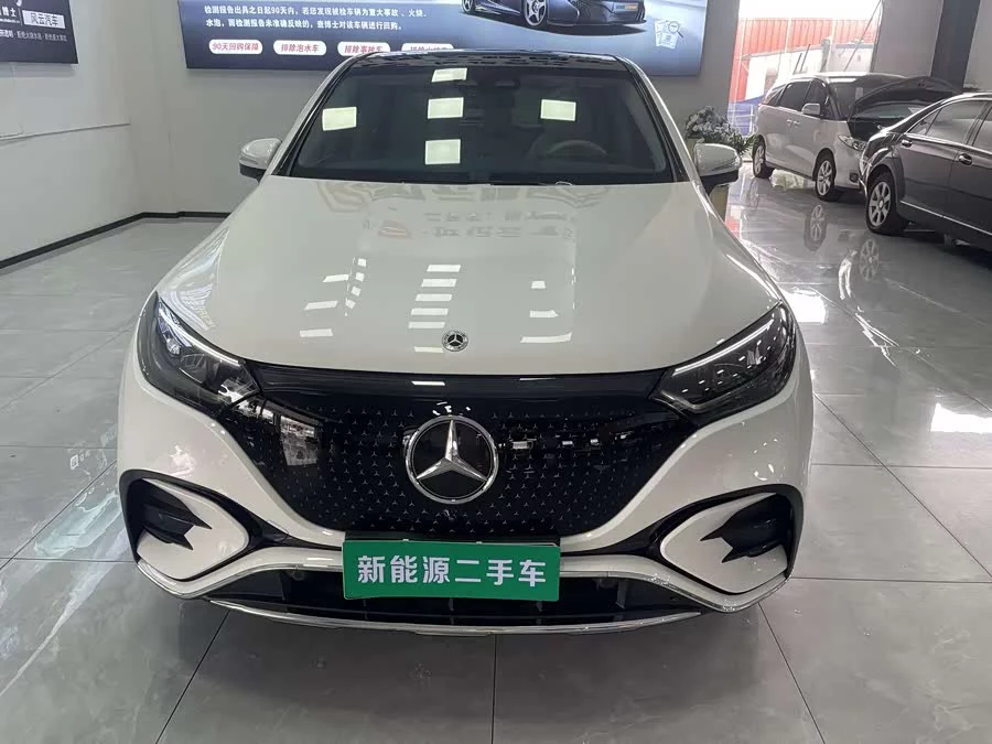 Mercedes Benz EQE SUV