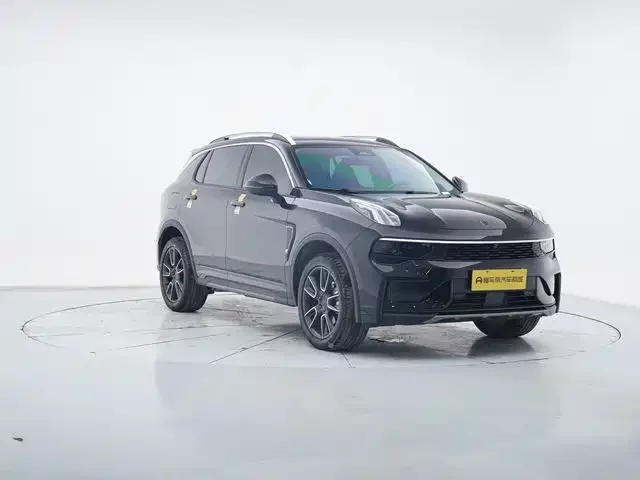 Lynk & Co 01