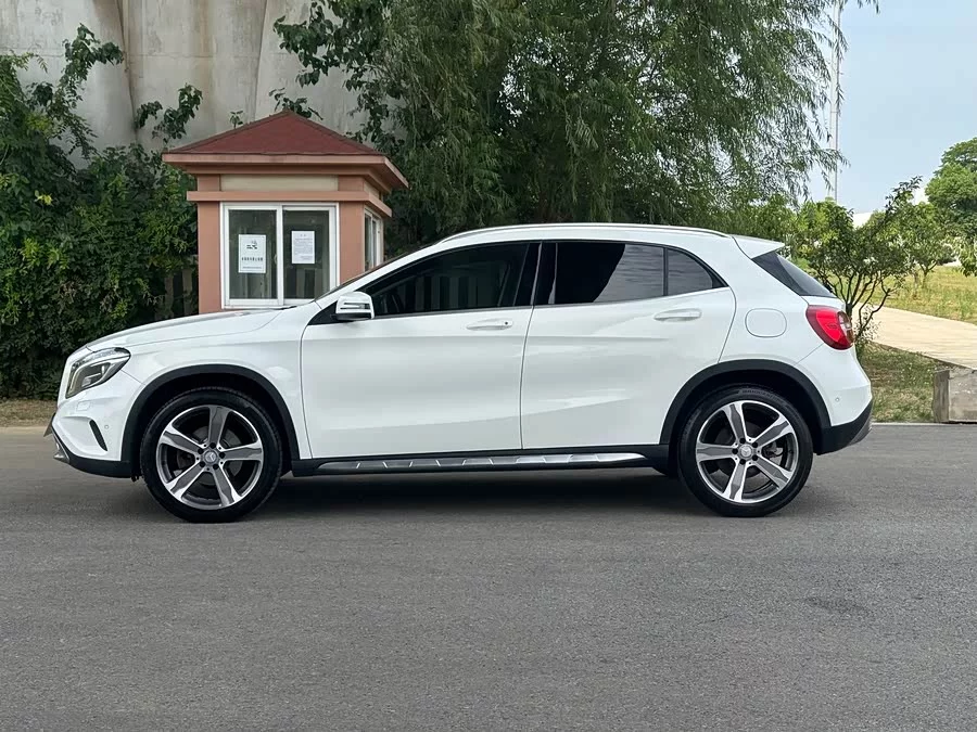 Mercedes Benz GLA