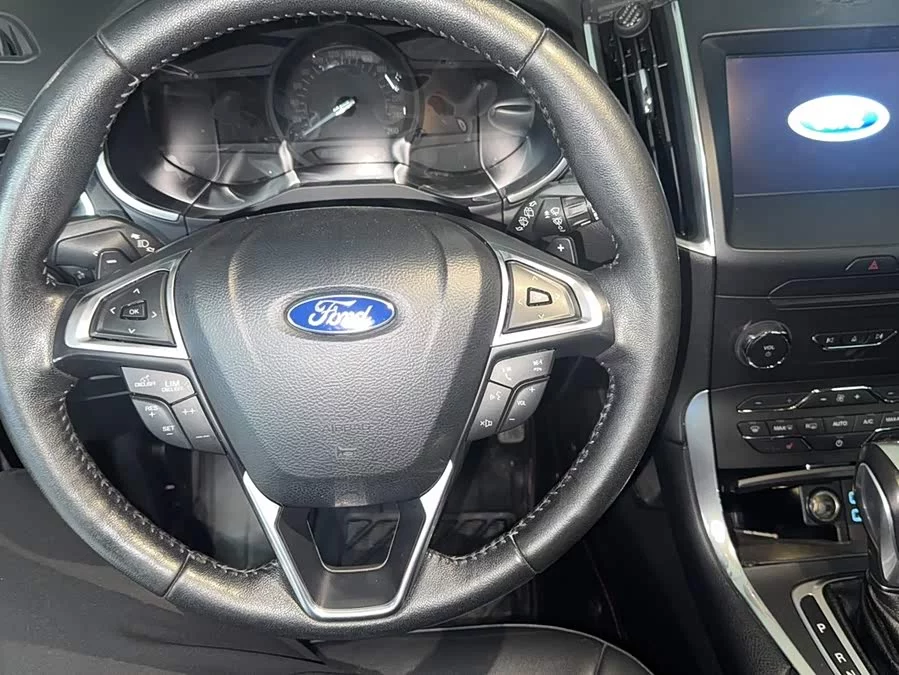 Ford Edge