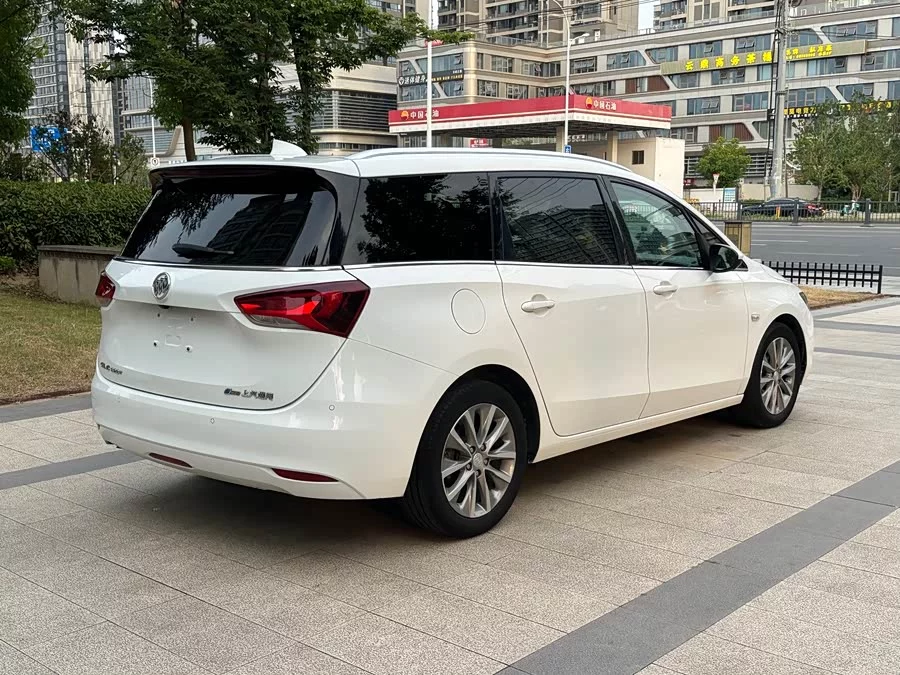 Buick GL6