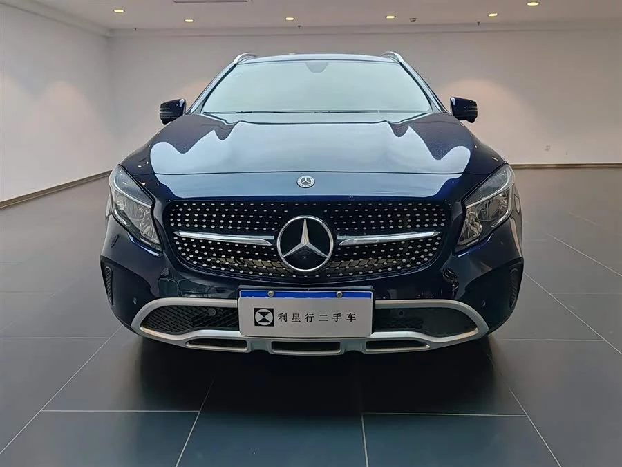 Mercedes Benz GLA