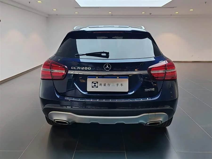 Mercedes Benz GLA