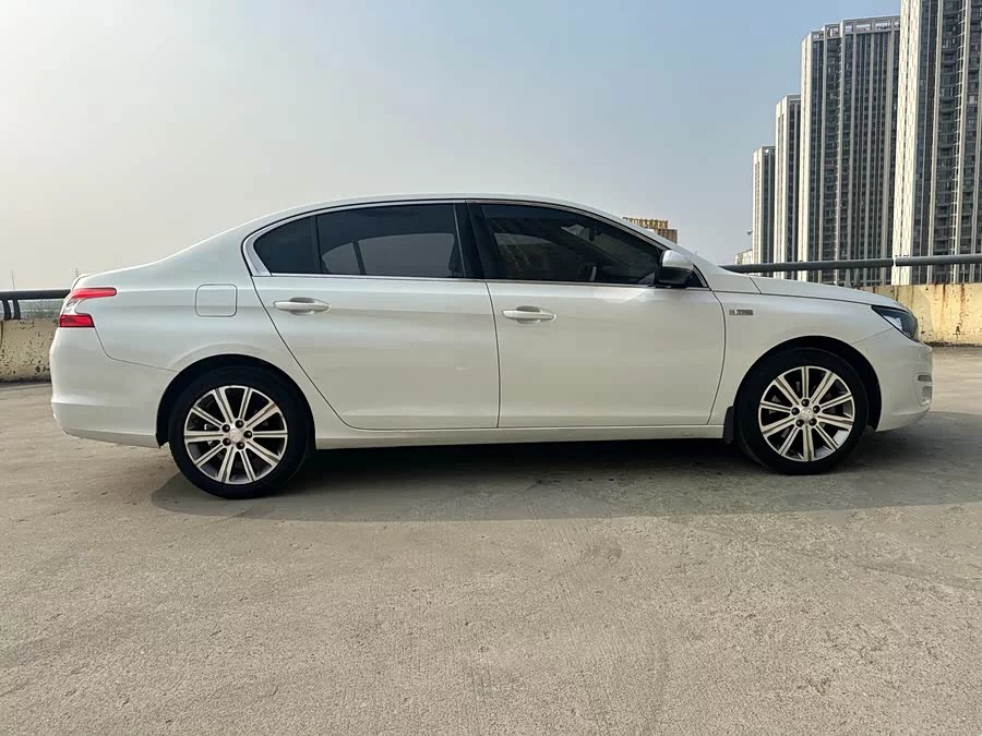 Peugeot 408