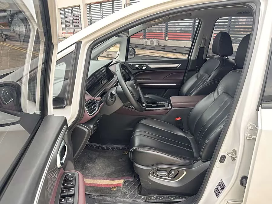 GAC Trumpchi M6