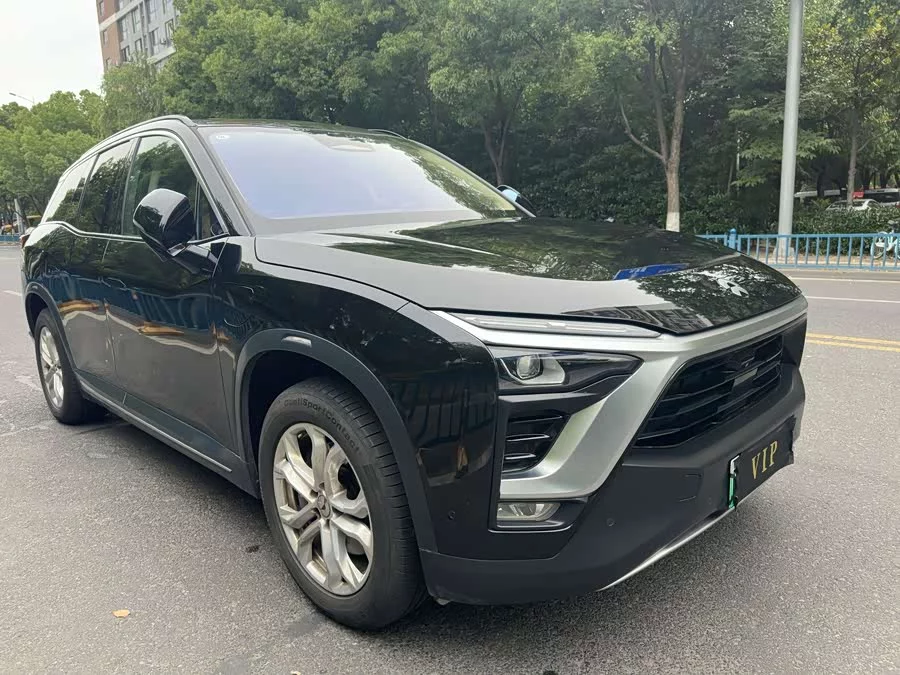 NIO ES8