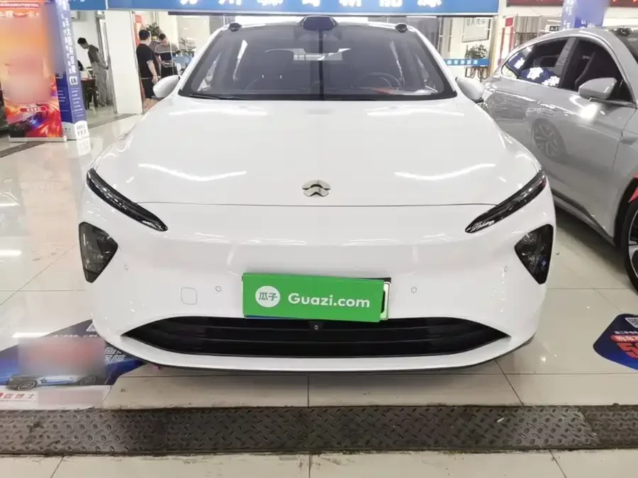 NIO ET7