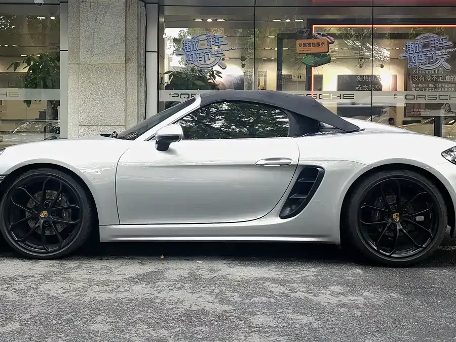 Porsche 718