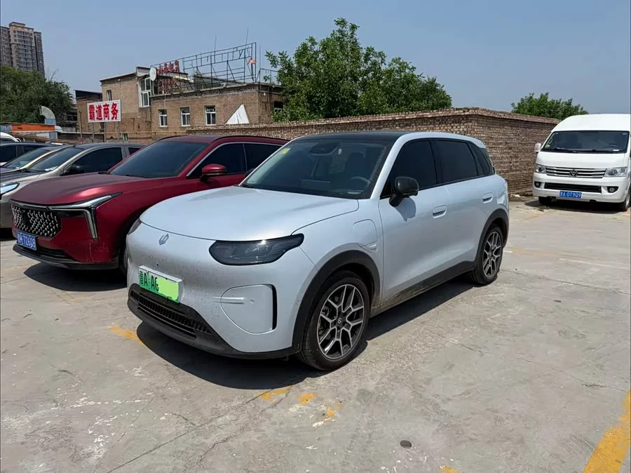 Leapmotor A10