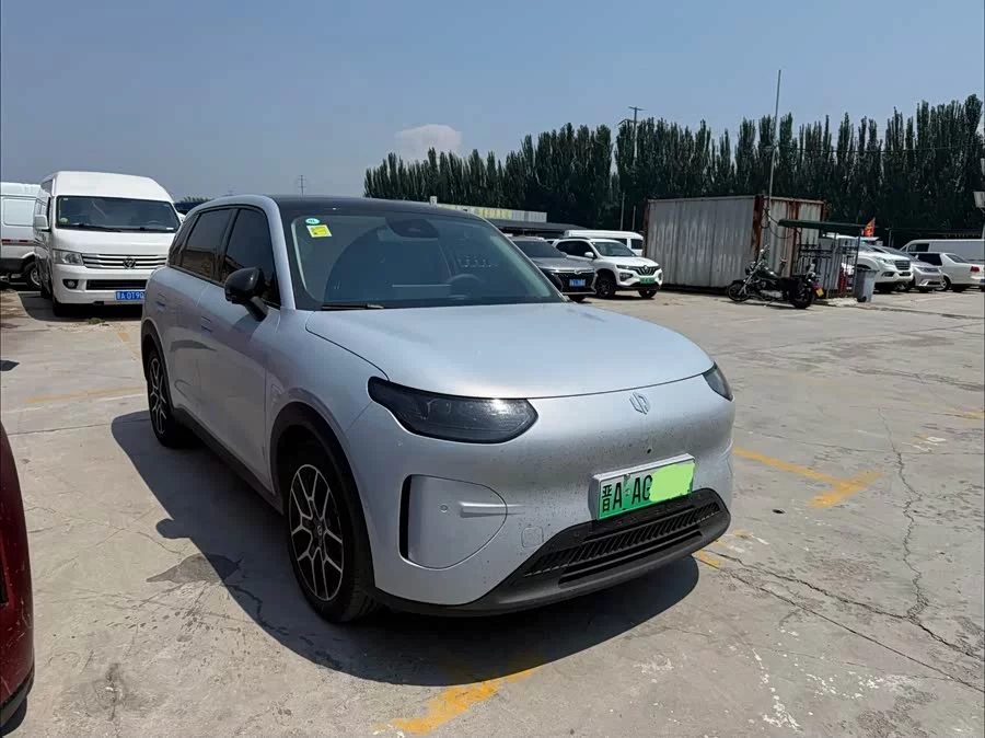 Leapmotor A10