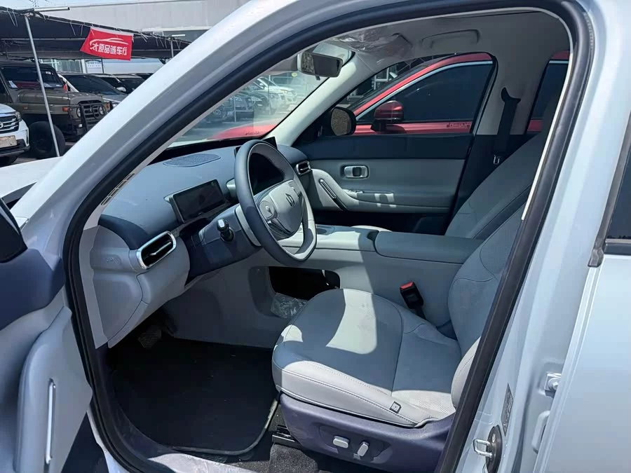 Leapmotor A10