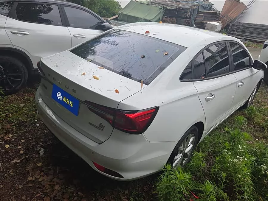 Roewe i5