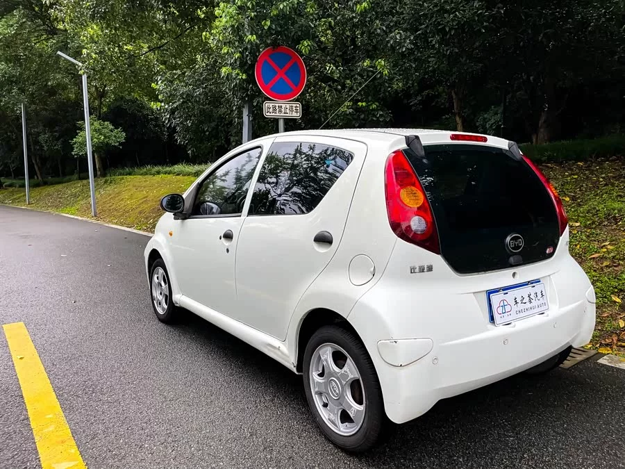 BYD F0