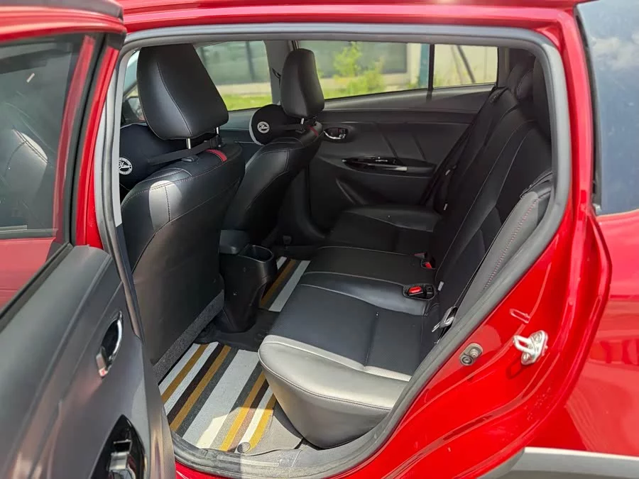 Toyota YARiS L