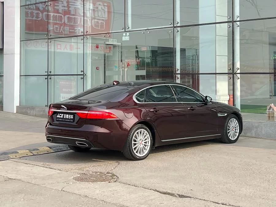 Jaguar XFL