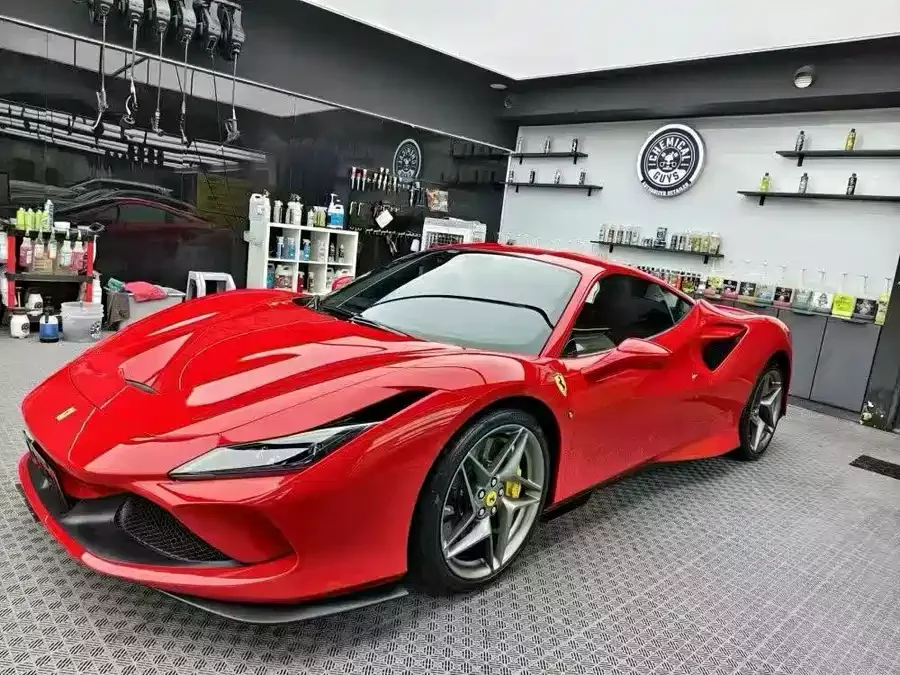 Ferrari F8