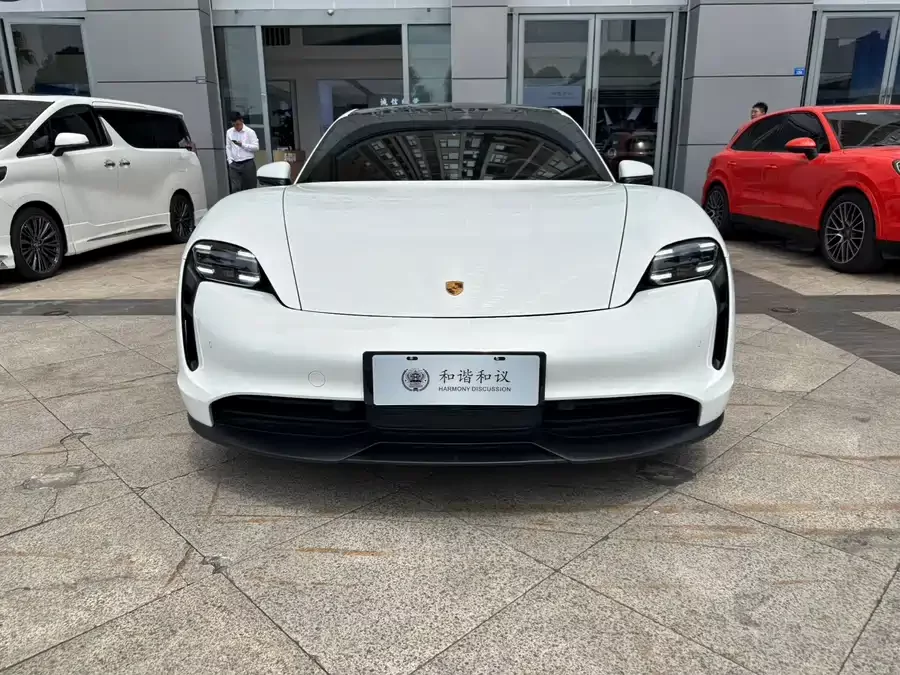 Porsche Taycan