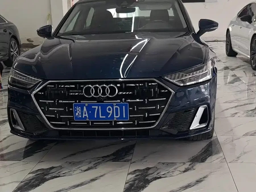 Audi A7L