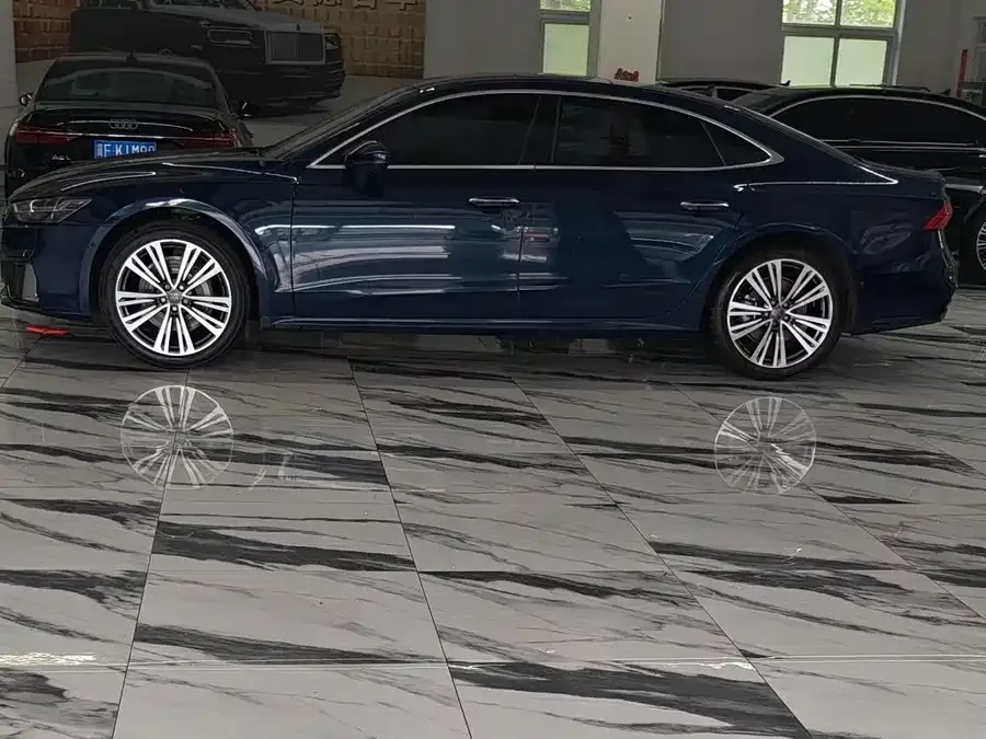 Audi A7L