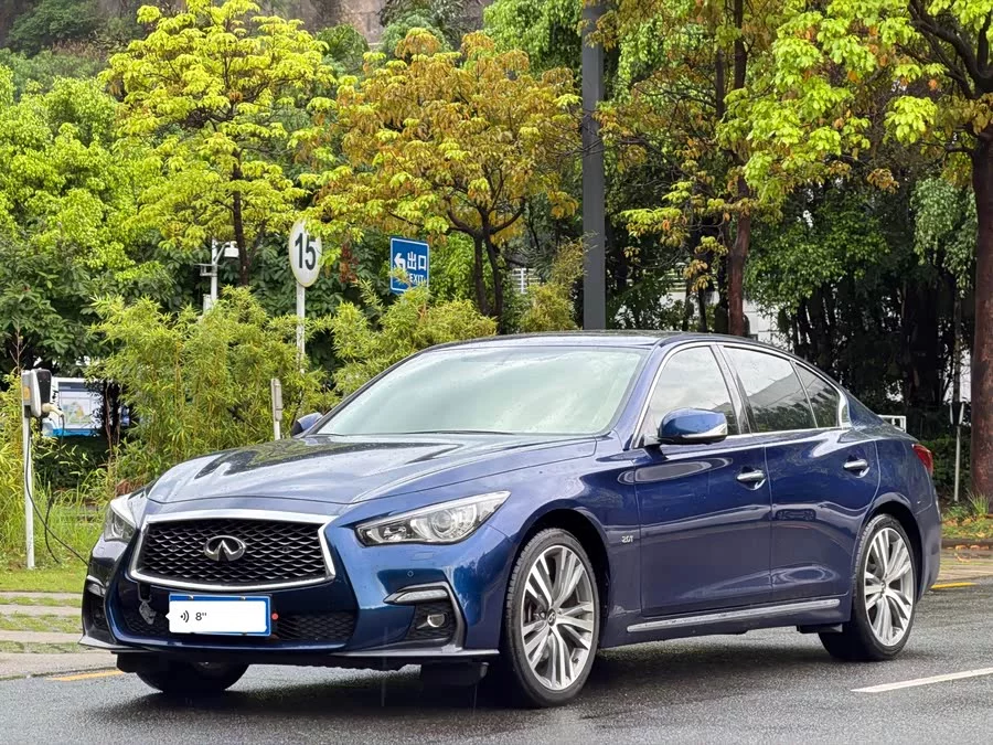 Infiniti Q50L
