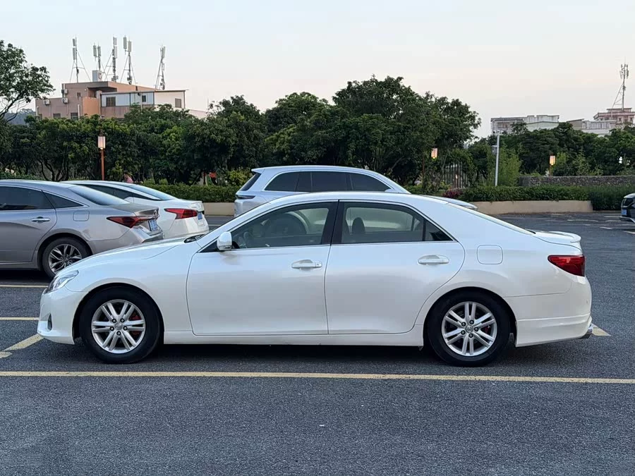 Toyota Reiz