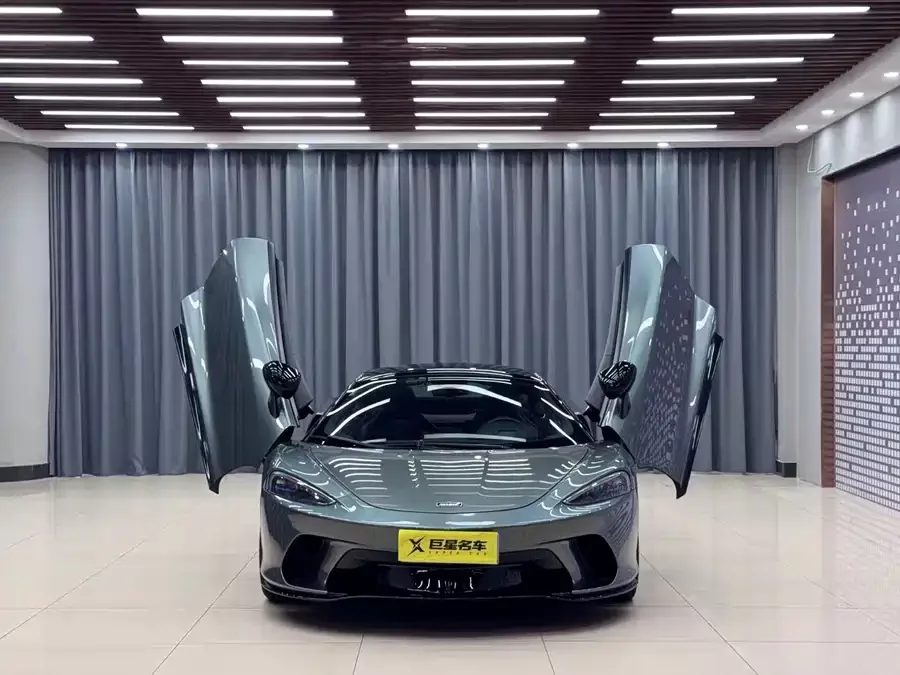 McLaren GT