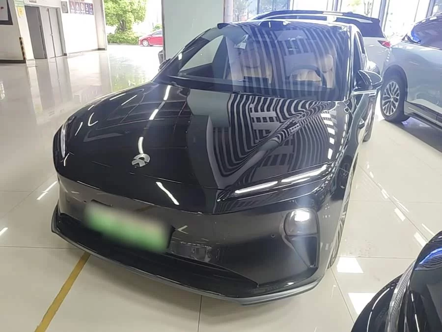 NIO ET5