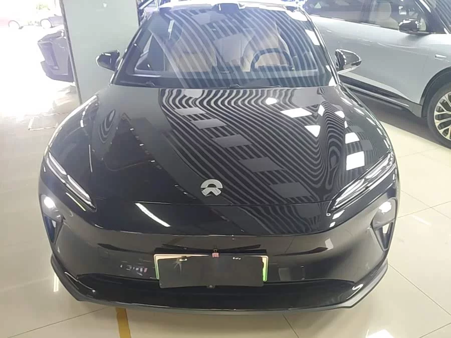 NIO ET5